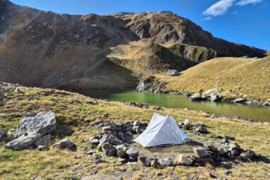 Făgăraș-Durchquerung: Zeltlager am Lacul Avrig