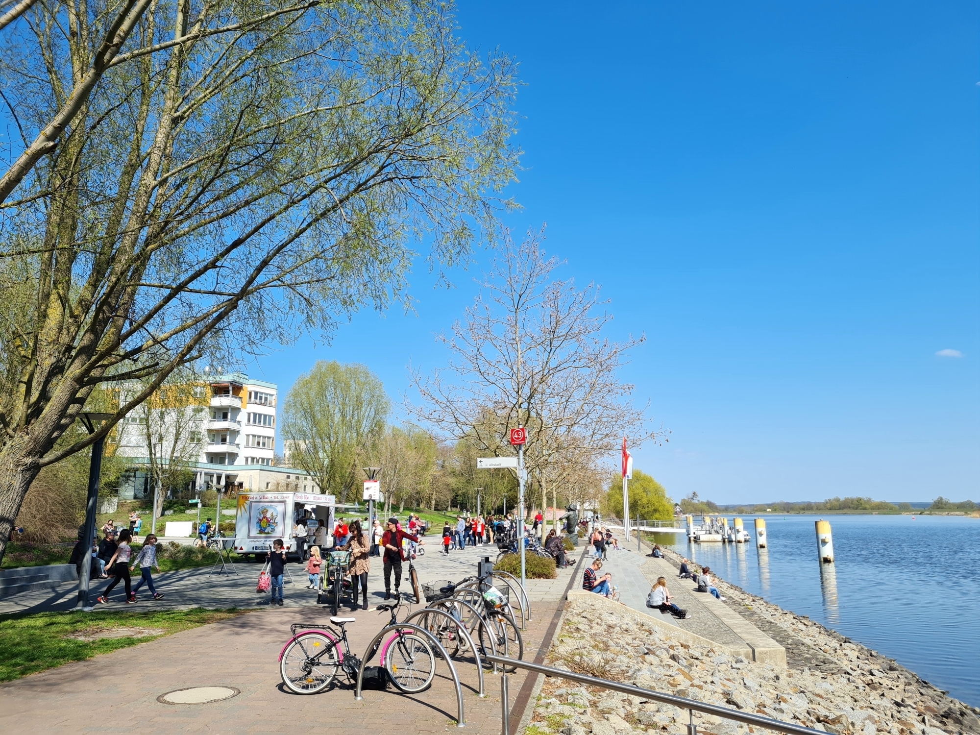 Uferpromenade in Schwedt, Oder-Neiße-Radweg von Küstrin-Kietz nach Schwedt