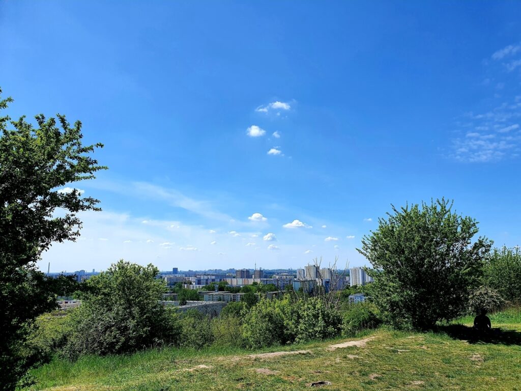 Blick vom Großen Ahrensfelder Berg über Berlin