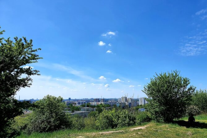 Blick vom Großen Ahrensfelder Berg über Berlin