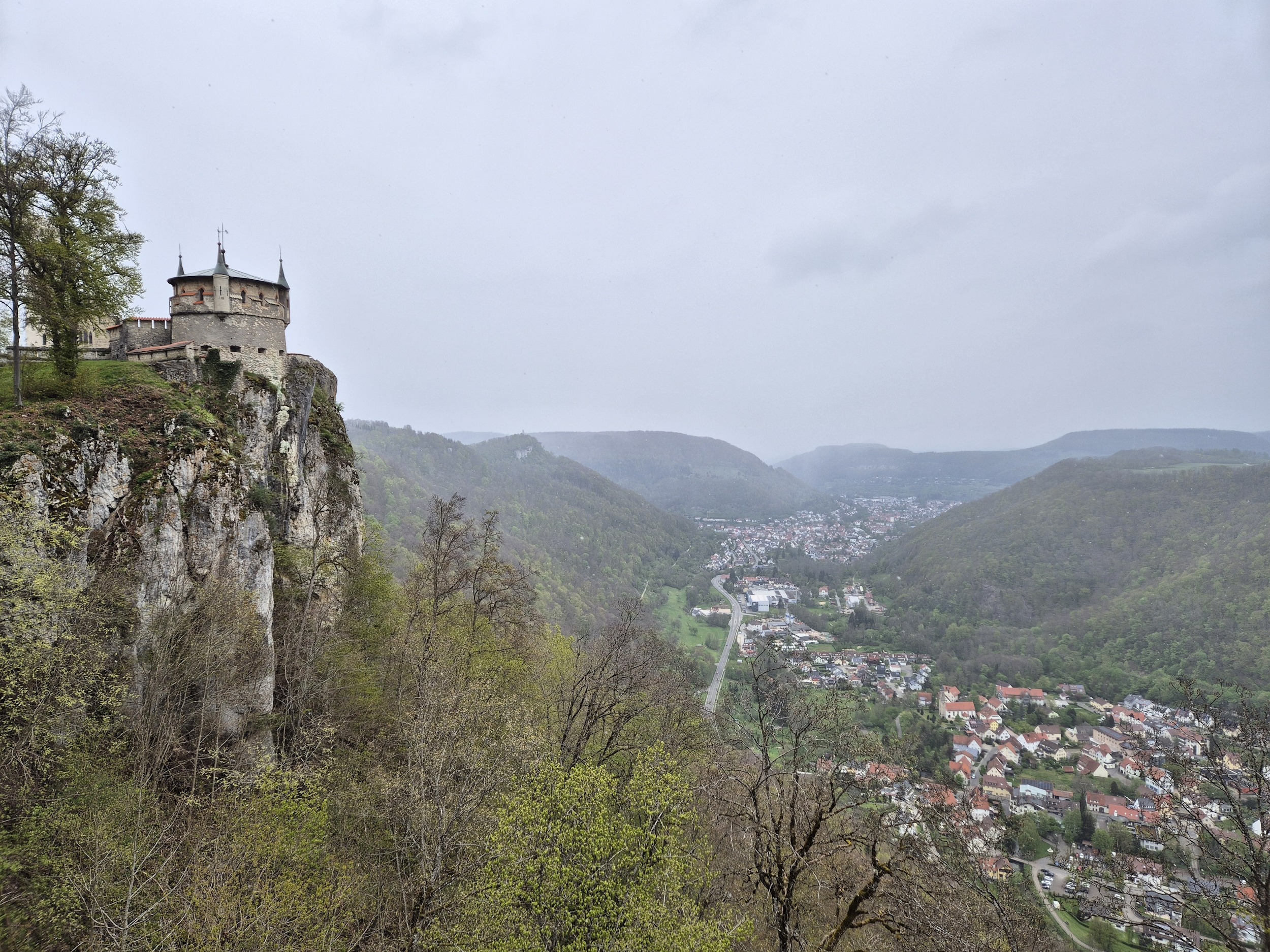 Albsteig HW1 Teil 2: Schloss Lichtenstein über dem Echaz-Tal
