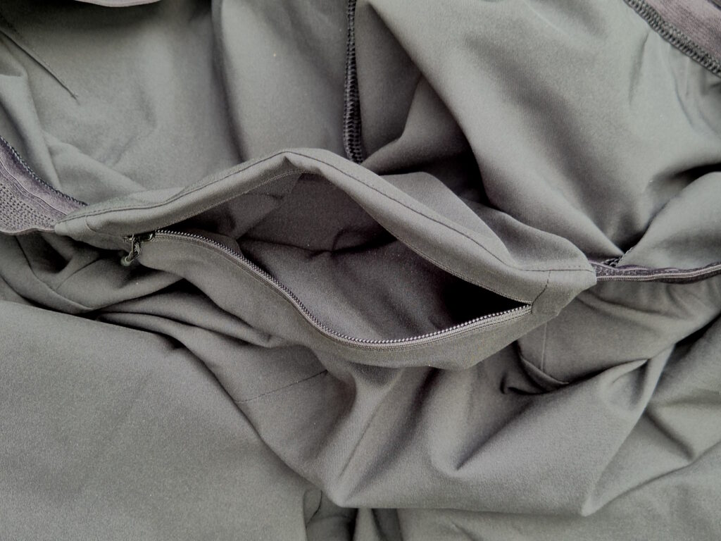 Arcteryx Norvan Short 5 Tasche an der Rückseite