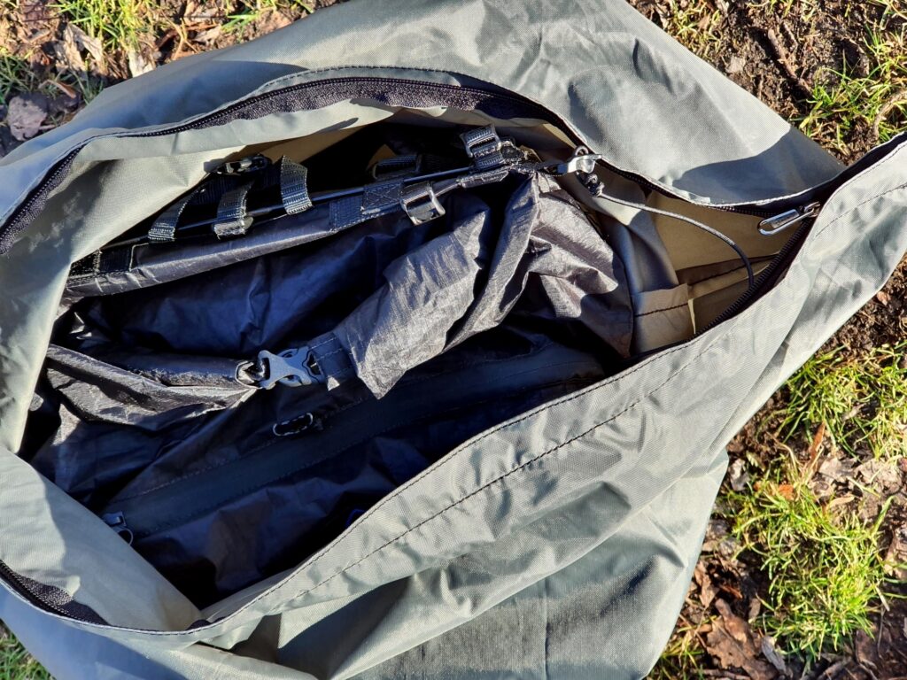 Große Öffnung des Bach Cargo Bag Lite 60