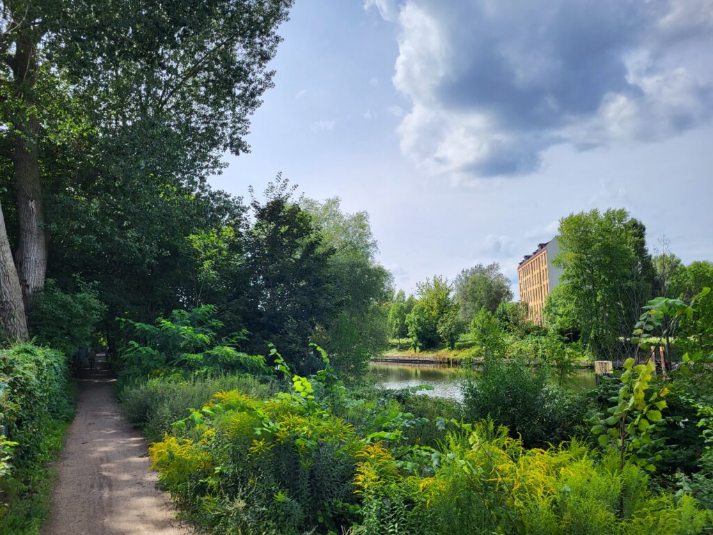 Berliner-Spree-Wanderung: Beim Atelierhaus Nonnendamm 17