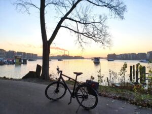 Morgendliche Stimmung in der Rummelsburger Bucht bei meiner Berliner Südosten Radtour am Wasser