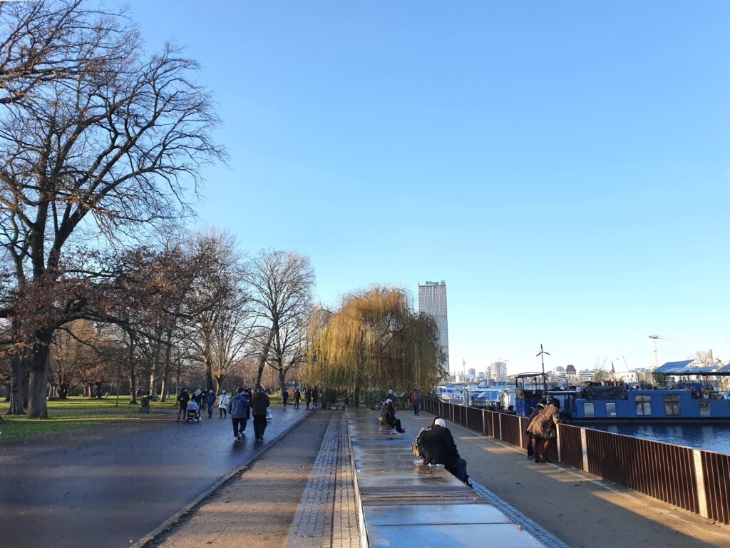 Treptower Park, kurz vor dem Ziel, das auch der Start meiner Berliner Südosten Radtour am Wasser war