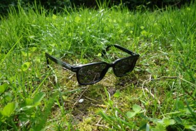 Brille mit selbsttönenden Gläsern