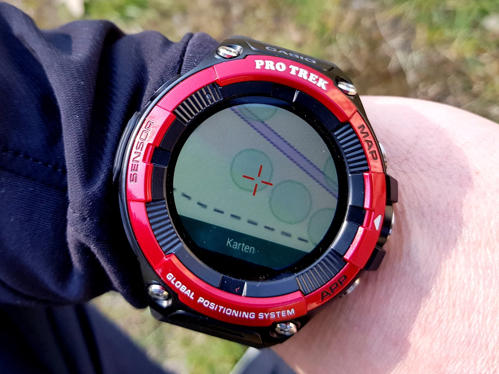 Casio Pro Trek WSD-F21HR Smartwatch mit ViewRanger-Kartenansicht