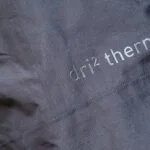 Die Membran Dri von Norrona macht Regenkleidung extrem wasserdicht und atmungsaktiv