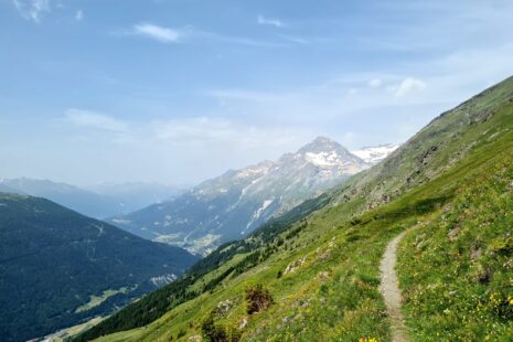 Grande Traversée des Alpes Teil 5: Balkon über dem Arc-Tal mit Blick auf Dent Parrachée