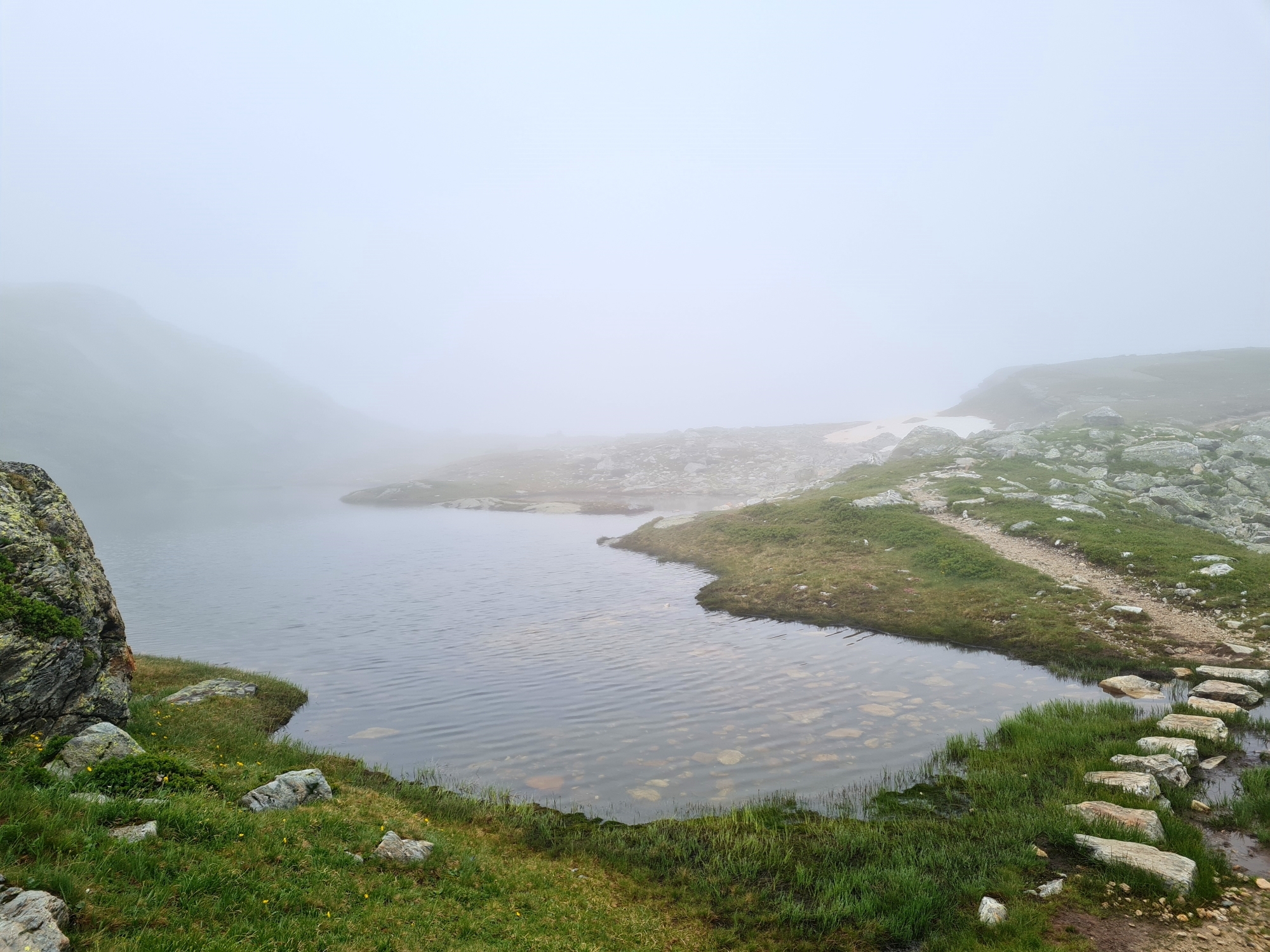 Grande Traversée des Alpes Teil 5: Lacs des Lozières im Nebel