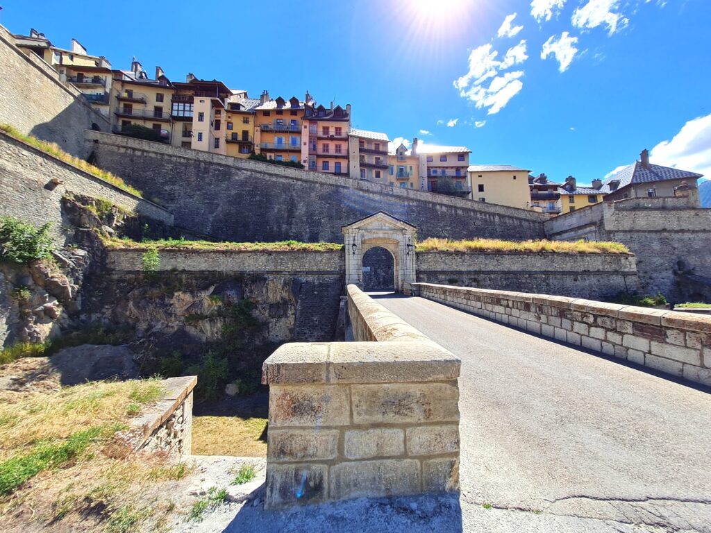 Grande Traversée des Alpes Teil 7: Cité Vauban