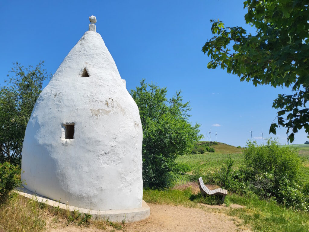 Hiwweltour Aulheimer Tal: Trullo auf dem Adelberg