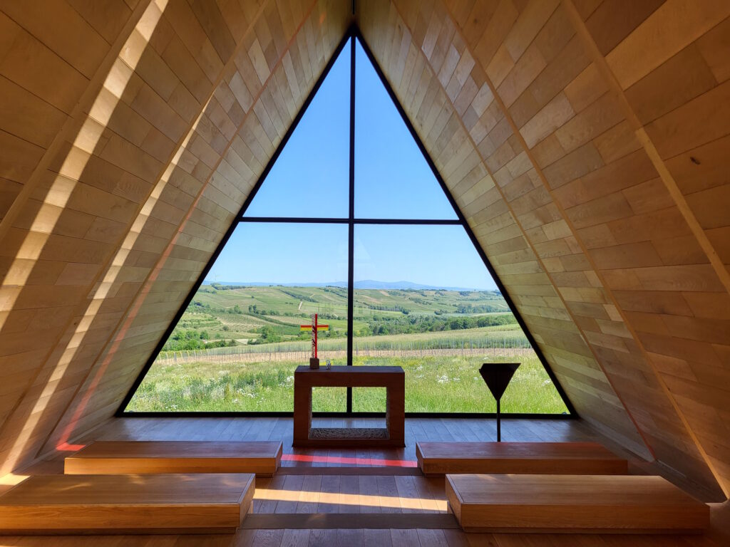 Hiwweltour Zornheimer Berg: Innenansicht Kapelle in den Weinbergen