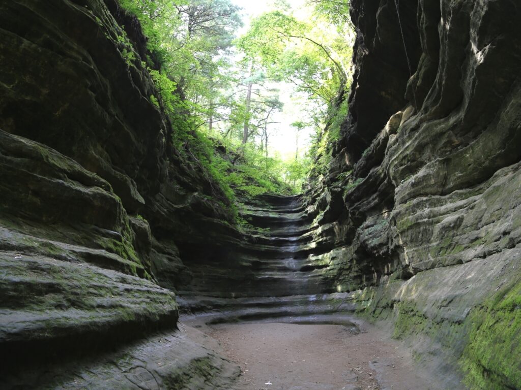 Eine Klamm ist eine enge Felsschlucht