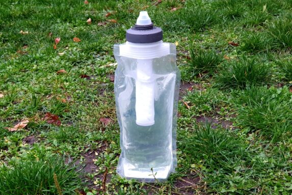Das LifeStraw Universal Filterset im Einsatz mit meiner Nalgene Faltflasche