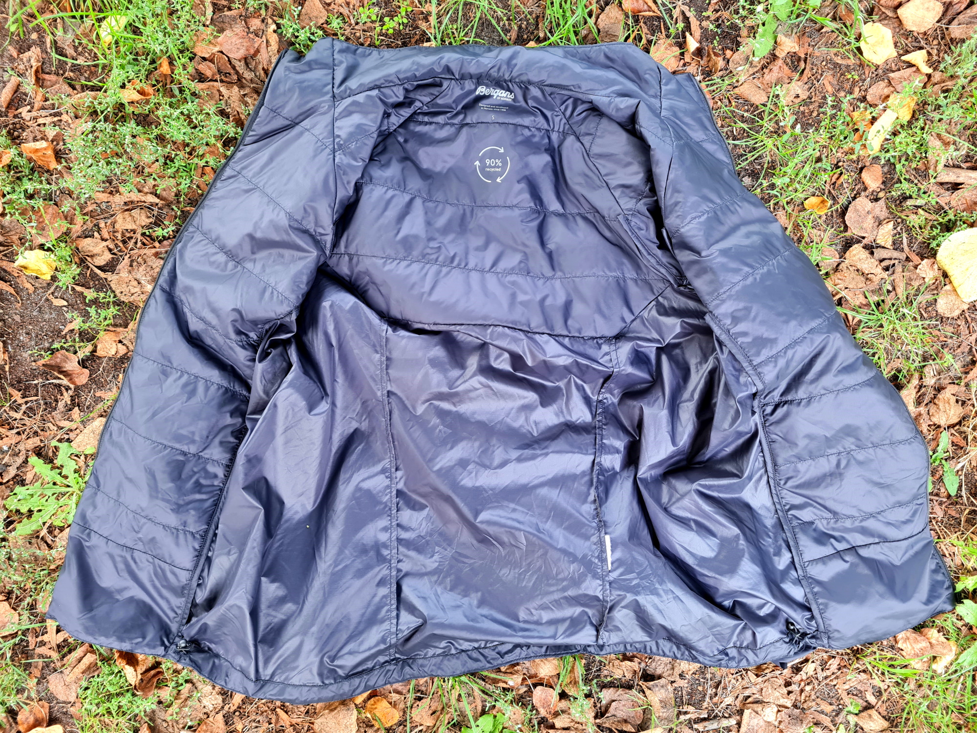 Isolierte und nichtisolierte Zonen der Bergans Floyen Light Insulated Jacket