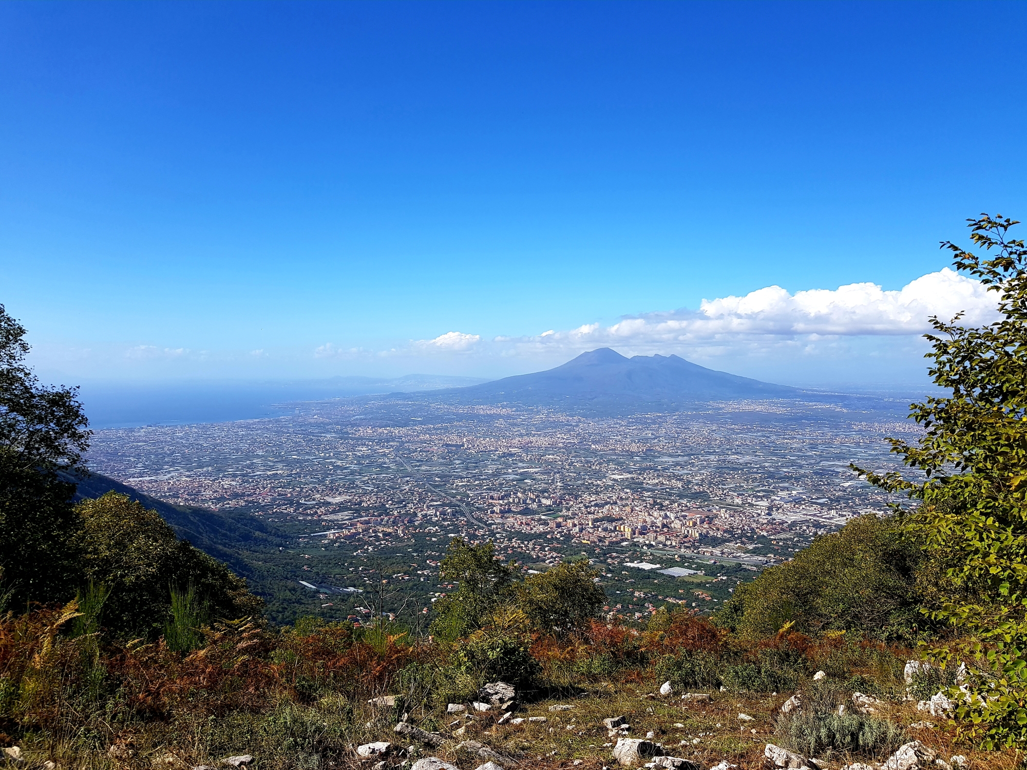 Blick auf den Vesuv während des Aufstiegs