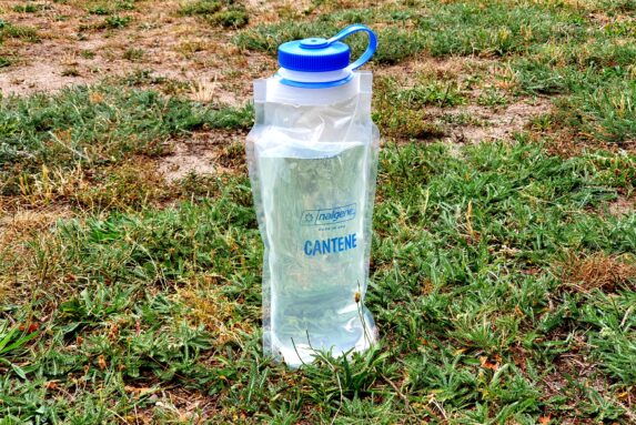 Volle Nalgene Cantene Faltflasche mit gutem Stand