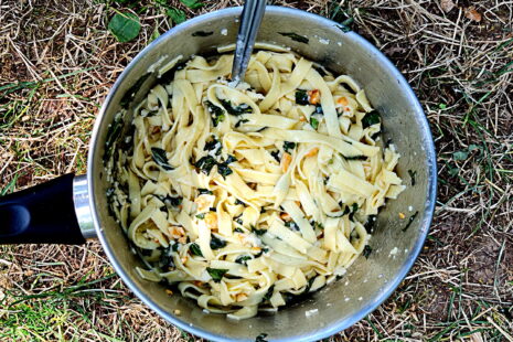 Outdoor-Rezept Pasta mit Pesto alla genovese