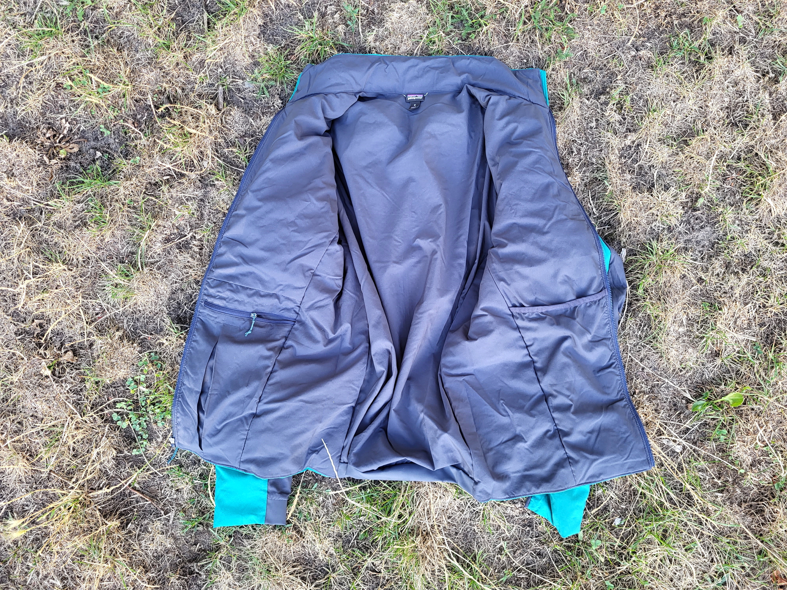Innenseite der Patagonia Thermal Airshed Jacket mit zwei Innentaschen