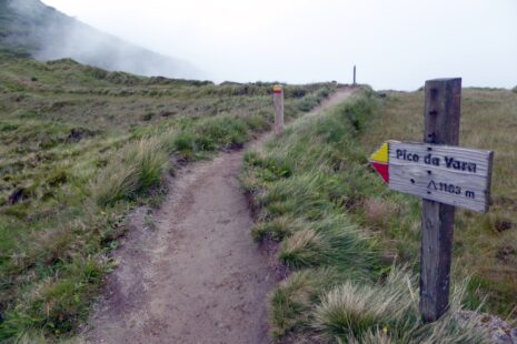 Wegweiser zum Pico da Vara