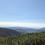 Riesengebirge-Wanderung über die Schneekoppe: Blick Richtung Löwenberg hinter der Schwarzen Koppe