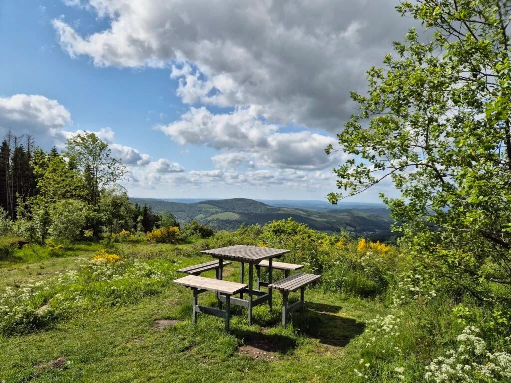 Rothaargebirge-Durchquerung: Rastplatz Gillerturm