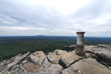 Blick vom Großen Zschirnstein zum Hohen Schneeberg