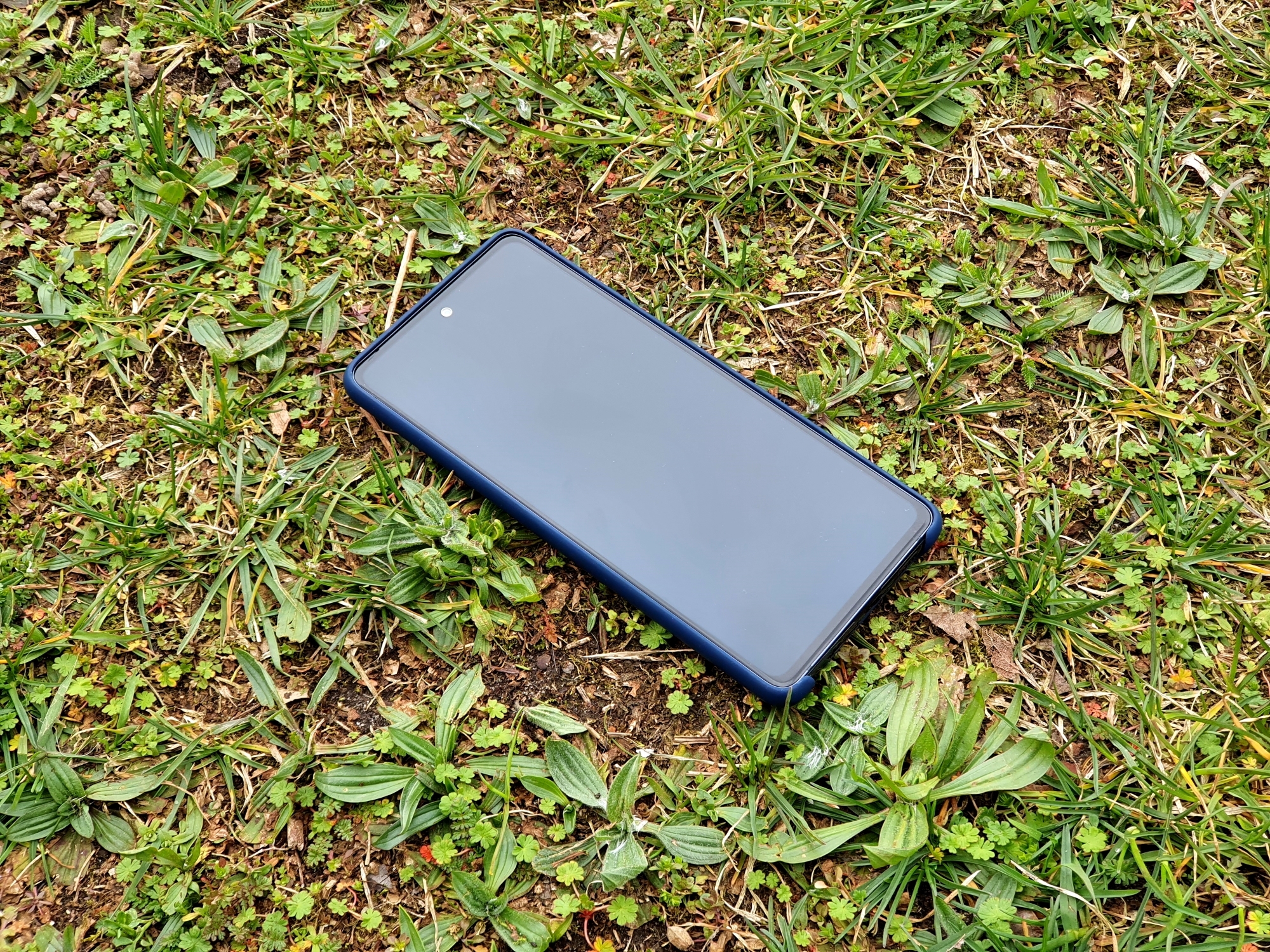 Samsung Galaxy S20 FE mit Samsung-Silikon-Cover im Test