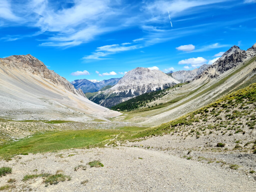 Sattel vom Col de Dormilleuse in der Thabor-Gruppe aus gesehen