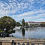 Spreekanal-Spaziergang: Inselbrücke auf die Fischerinsel