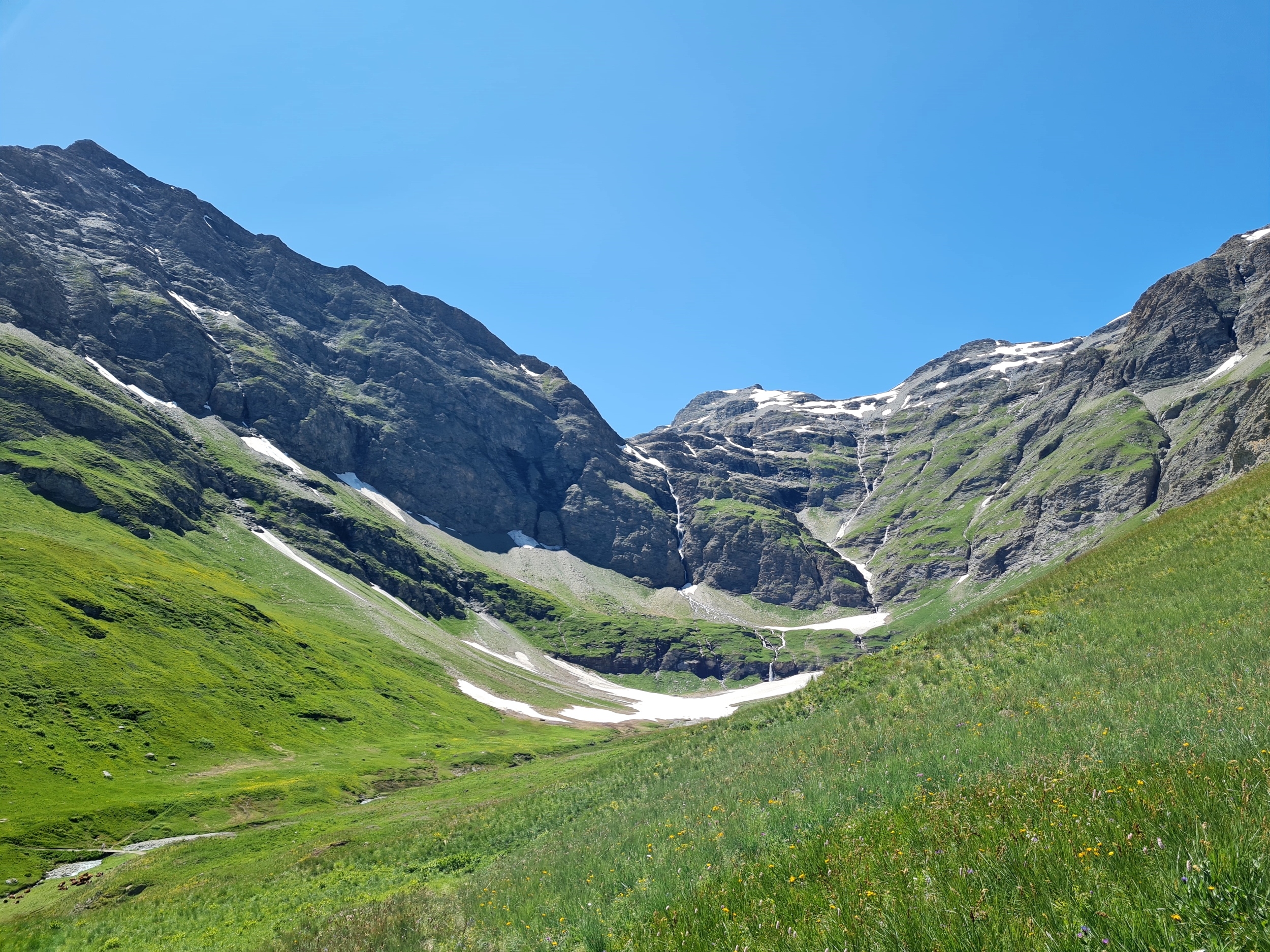 Kleiner Talkessel in den französischen Alpen