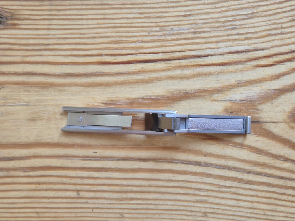 Im Inneren des Zwilling Nagelknipser kompakt versteckt sich eine Feile